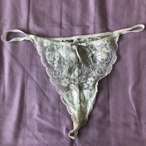 Victoria Secret Low Rise V-String